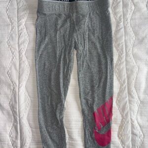 Nike Kids Heather Gray Leggings with Pink Logo size 4